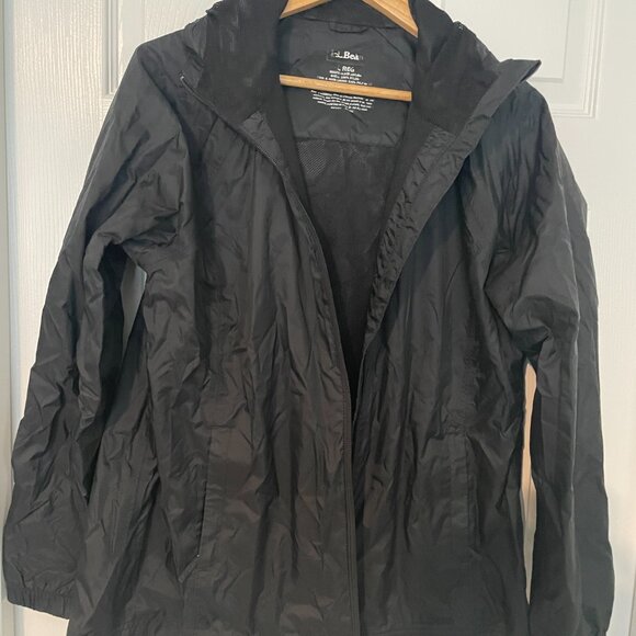 L.L.Bean Lightweight Women's Raincoat - Picture 2 of 4